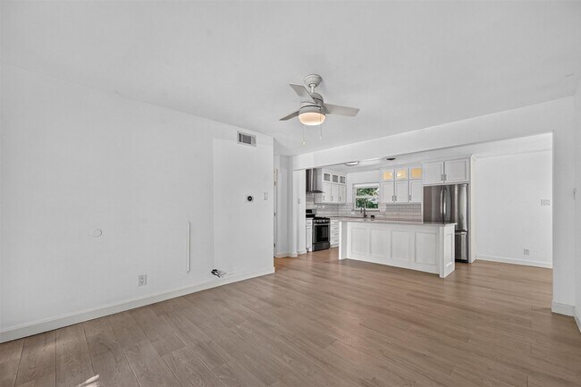 Building Photo - 13749 Pyramid Dr