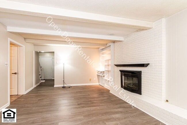 Building Photo - 9324 Saratoga Rd