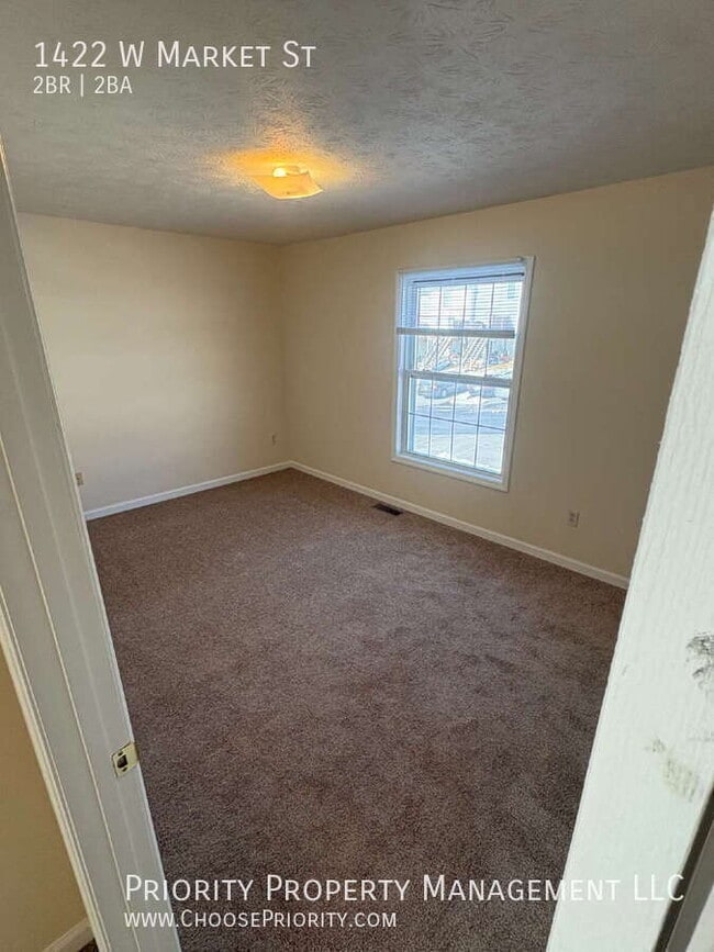 Building Photo - 1422 W Market St