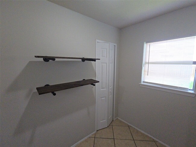Building Photo - 3906 Postwood Dr