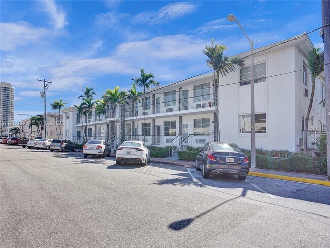 Building Photo - 540 74th St