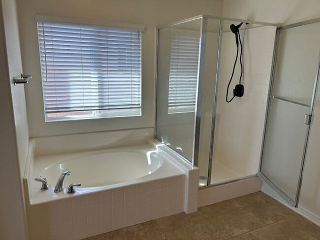 Building Photo - 4Bd/2.5 Ba Home with incredible views of Hubbert Lake!