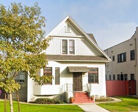 Building Photo - *MOVE-IN SPECIAL* - 2 BD 1 BA UPSTAIRS W/ ...