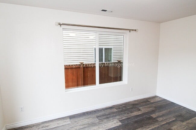 Building Photo - 15431 40th Dr SE