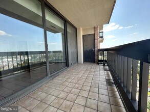 Building Photo - 5505 Seminary Rd