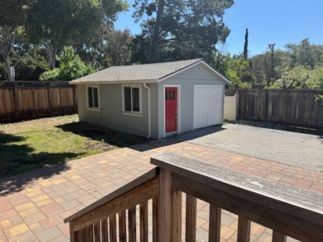 Building Photo - Los Altos, Very Nice  3 Bedroom 2.5 Bath H...