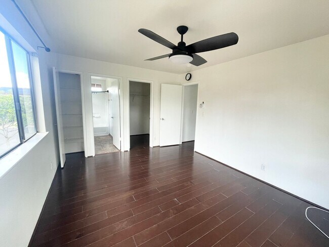 Building Photo - Move In Ready- 4 Bd, 3 Ba- Available Now i...