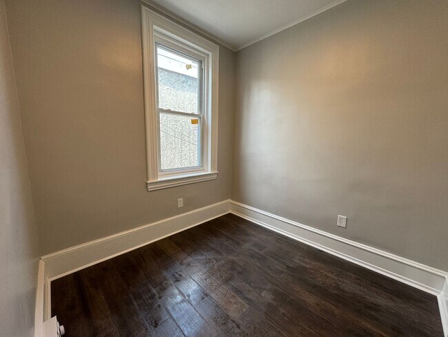 Building Photo - 5439 Hunter St