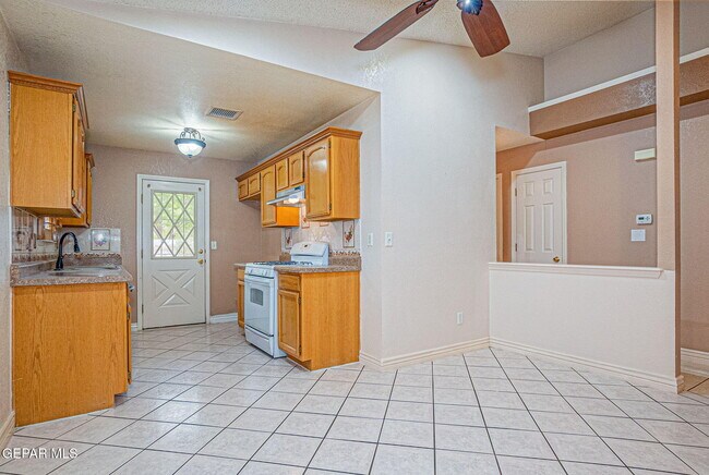 Building Photo - 11621 Maquitico Ct