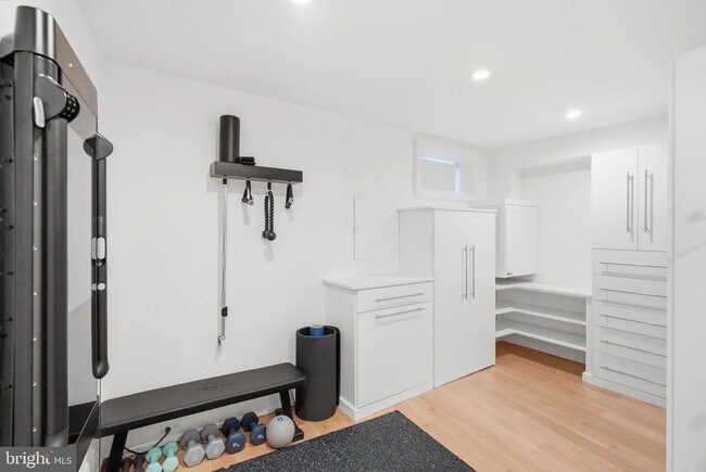 Building Photo - 1421 27th St NW