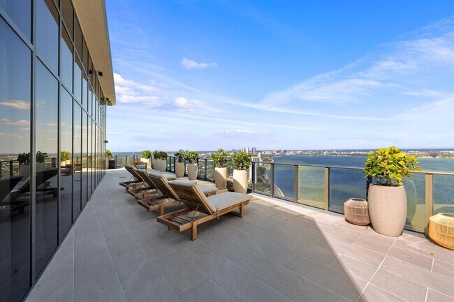 Building Photo - 3015 S Ysabella Ave