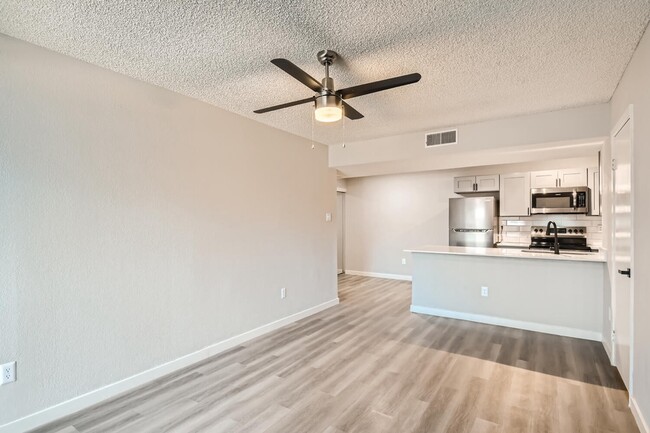 B2 Renovated - 2 Bed 2 Bath - Rise on McClintock