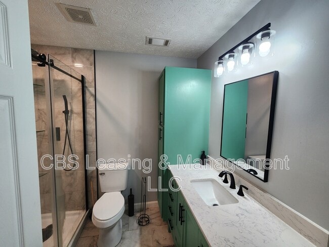Building Photo - 5126 Stonegate Dr