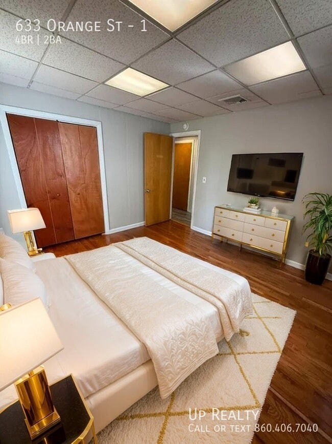 Building Photo - 633 Orange St