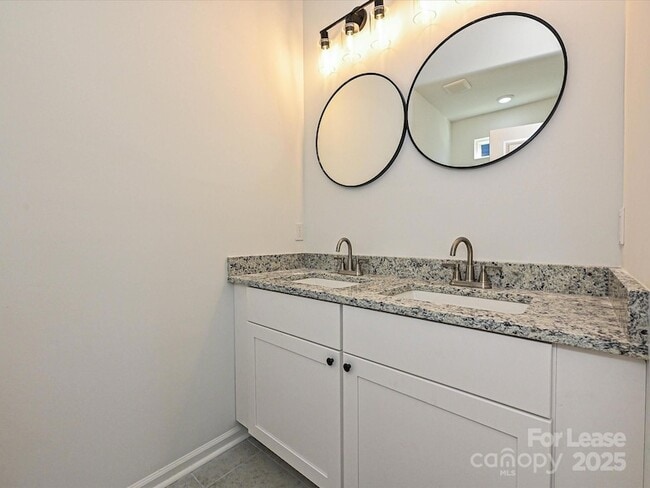 Building Photo - 1349 Russell St