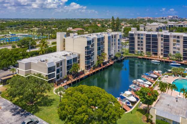 Building Photo - 4 Royal Palm Way