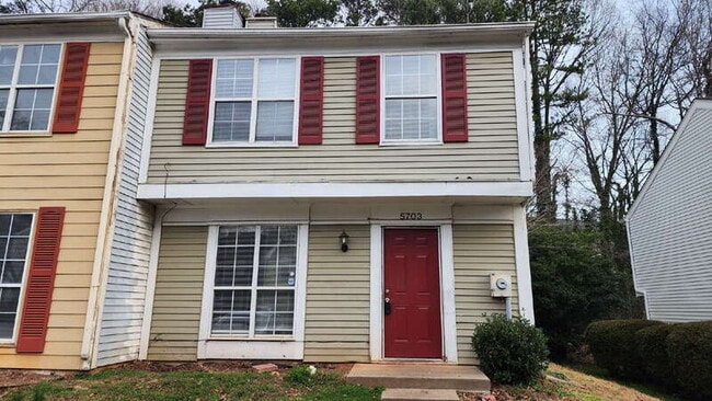 Building Photo - 5703 Wells Cir