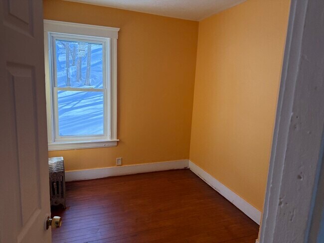 Building Photo - 37 Rodney St