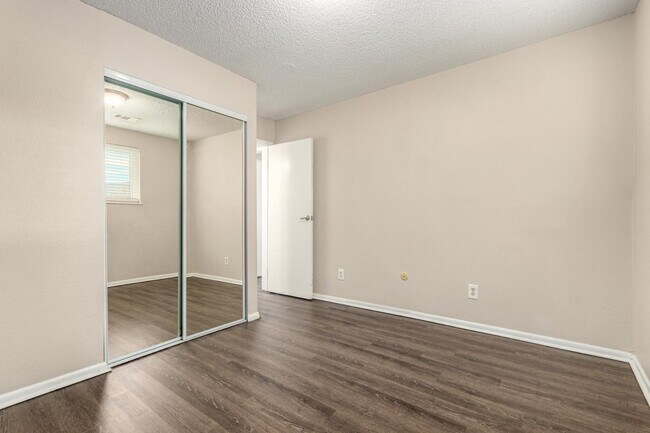 Building Photo - 16359 W 10th Ave