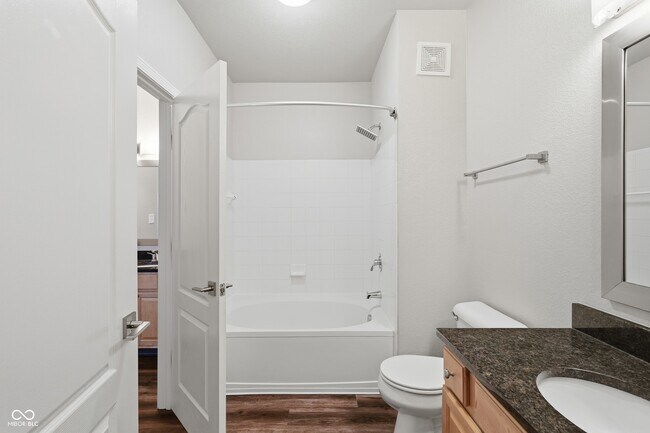 Building Photo - 12833 Tradd St