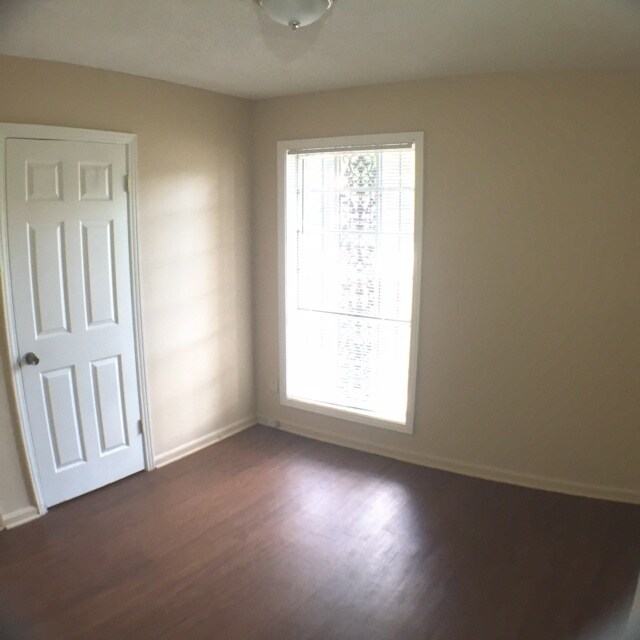 Building Photo - Lovely Home For Rent