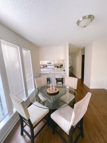 Building Photo - 459 Bonarbridge Dr