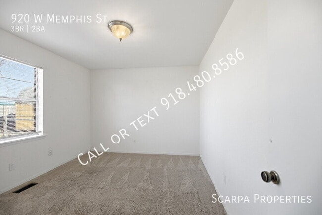 Building Photo - 920 W Memphis St