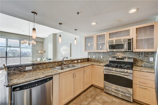 Building Photo - 150 S Las Vegas Blvd