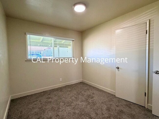 Building Photo - Three bedroom house in Seaside, CA