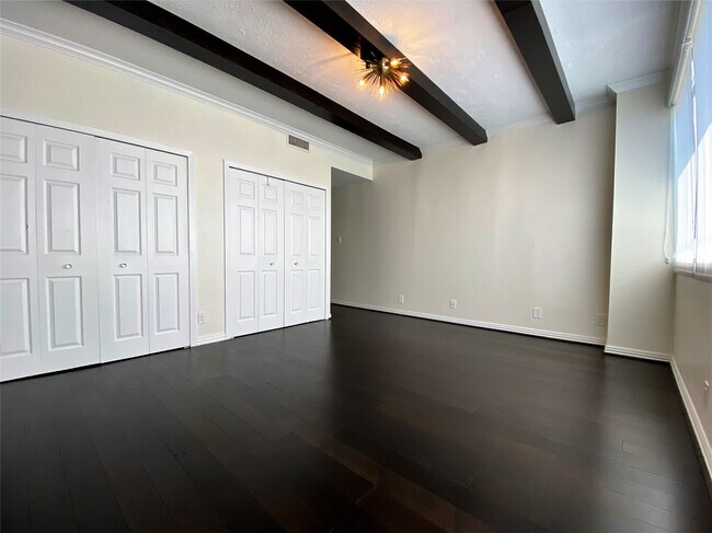 Building Photo - 49 Briar Hollow Ln