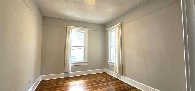 Building Photo - 1047 Ridge Ave