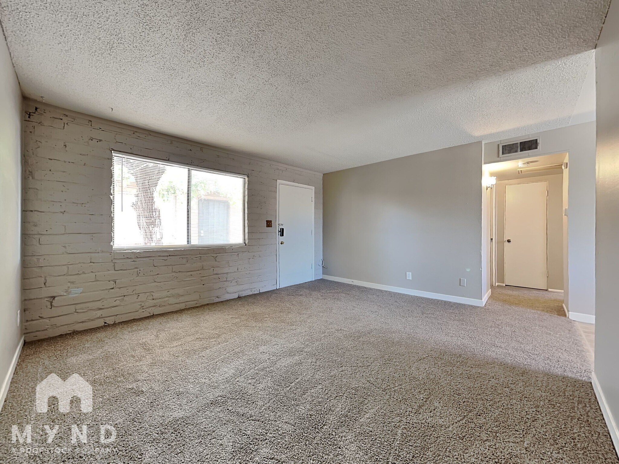 Building Photo - 912 S Dorsey Ln