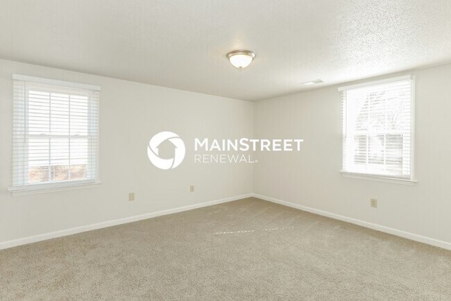 Building Photo - 4 Bedroom Pet-Friendly Home in GERMANTOWN, TN with Main Street Renewal