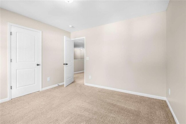 Building Photo - 317 Clover Brook Dr