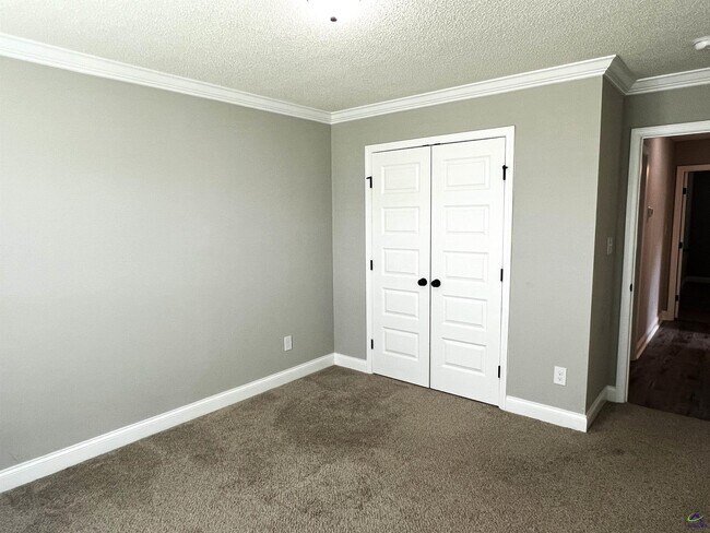 Building Photo - 531 Edgarton Way
