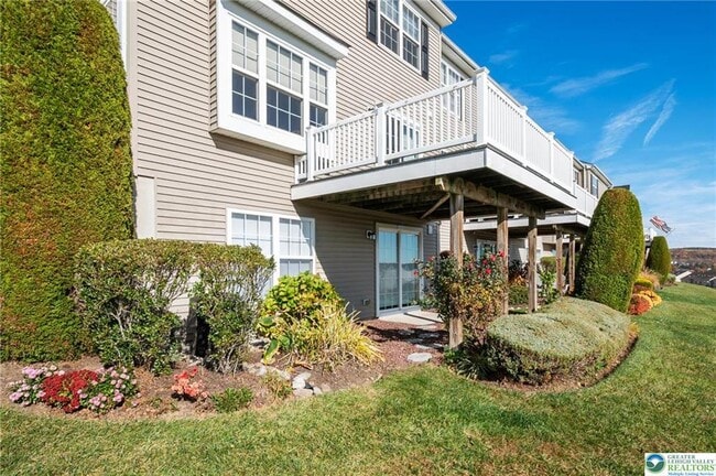 Building Photo - 5985 Saratoga Ln