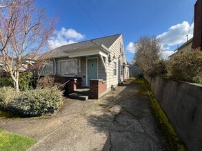 Building Photo - S0349