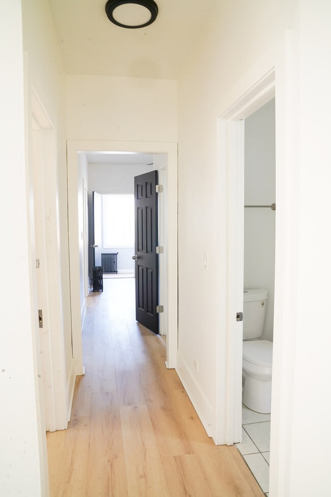 Building Photo - 154 N Lamon Ave