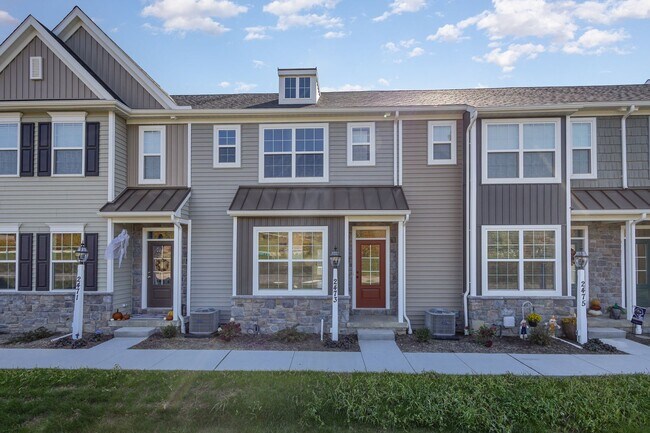 Primary Photo - Move in by 12/1/24 for HALF OFF FIRST MONT...