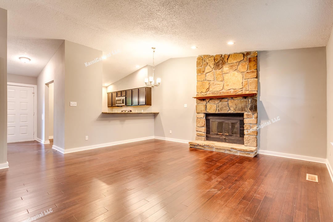 Building Photo - 8500 Olde Colony Trl