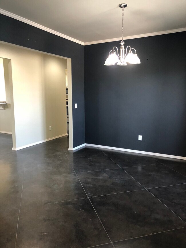 Building Photo - Located in HERITAGE HILLS !!! 2016 Built, ...