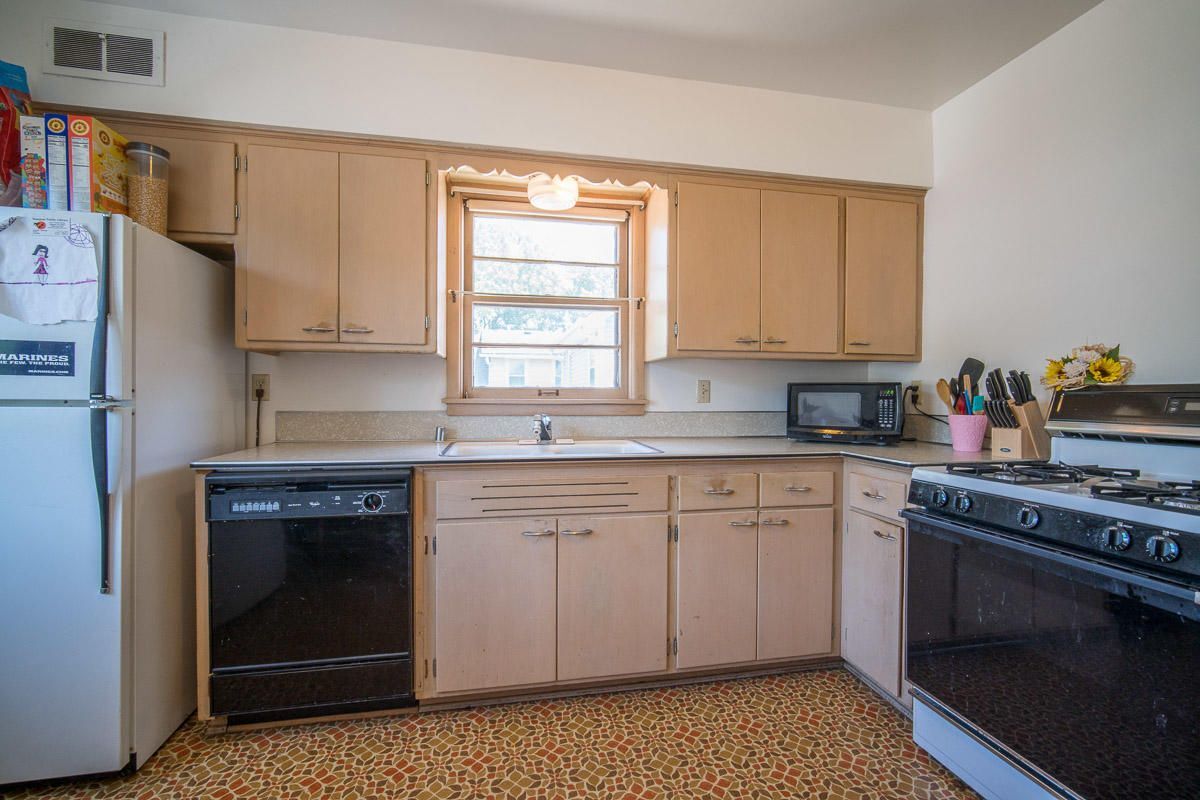 Building Photo - 7936 W Becher St