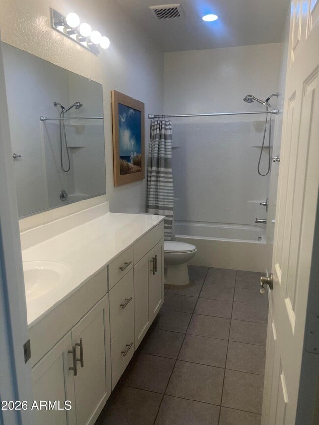 Building Photo - 739 N 156th Ln