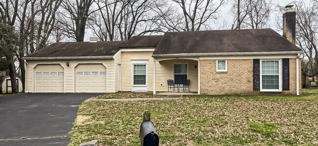 Primary Photo - Fantastic 3 Bed 2 Bath Home Sitting On A S...