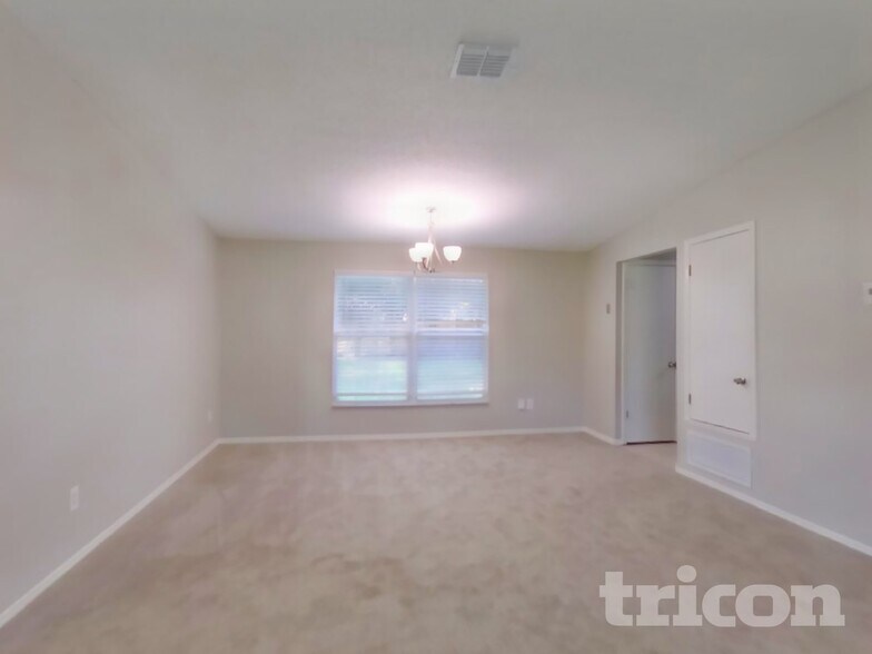 Building Photo - 1641 Rhonda Dr