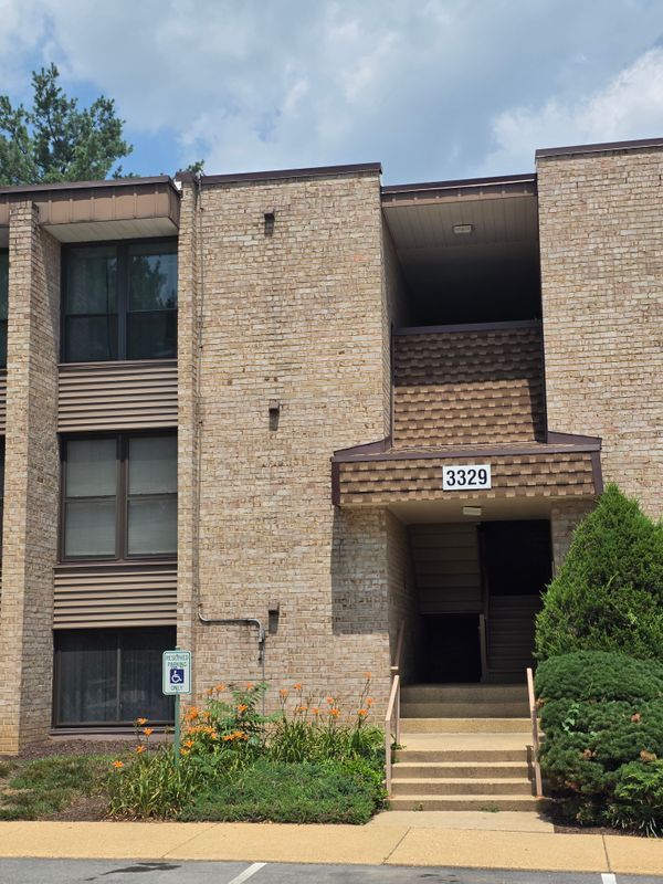 Building Photo - 3329 Huntley Sq Dr