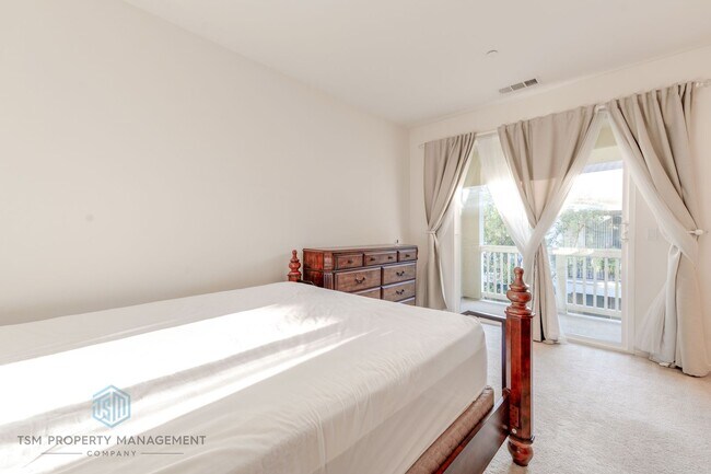 Building Photo - 3250 E Yountville Dr