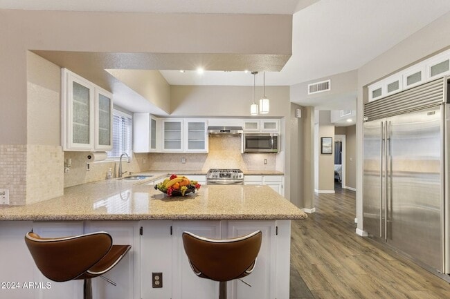 Building Photo - 514 S Marina Dr