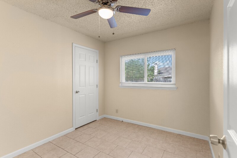 Building Photo - 4107 Sunrise Glade Dr