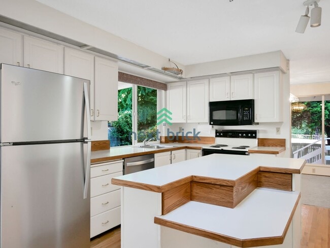 Building Photo - 3 Bedroom 2 bathroom Home for Rent!